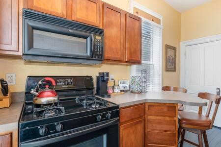 Beautiful Downstairs 1Bed 1Bth Charmer- Pet Friendly Michigan City Exterior foto