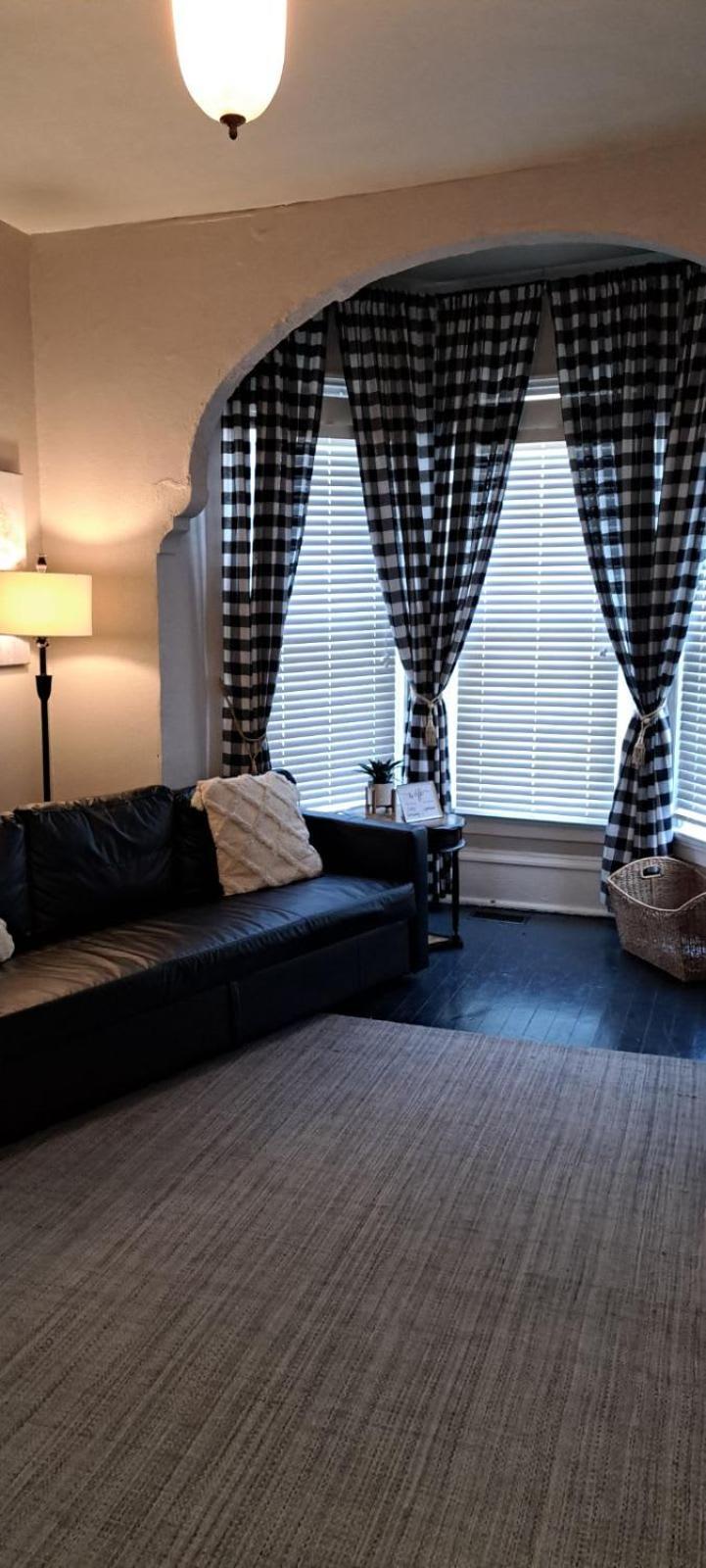 Beautiful Downstairs 1Bed 1Bth Charmer- Pet Friendly Michigan City Exterior foto